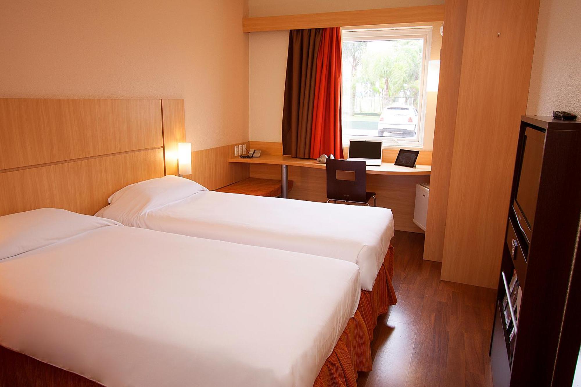 Ibis Curitiba Aeroporto Hotell São José dos Pinhais Rum bild